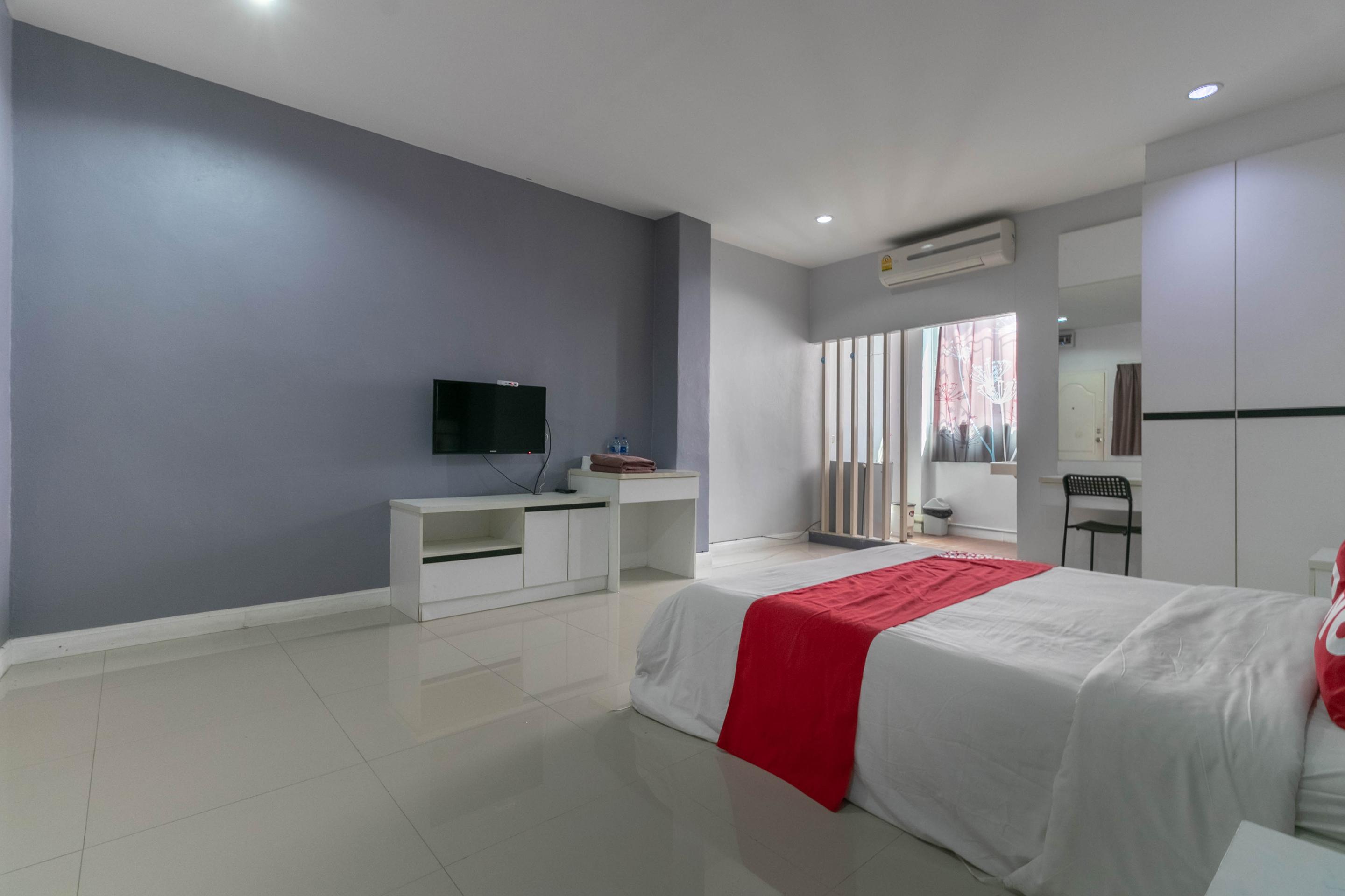 Oyo 75389 Pandora House Hotel Pattaya Exterior photo