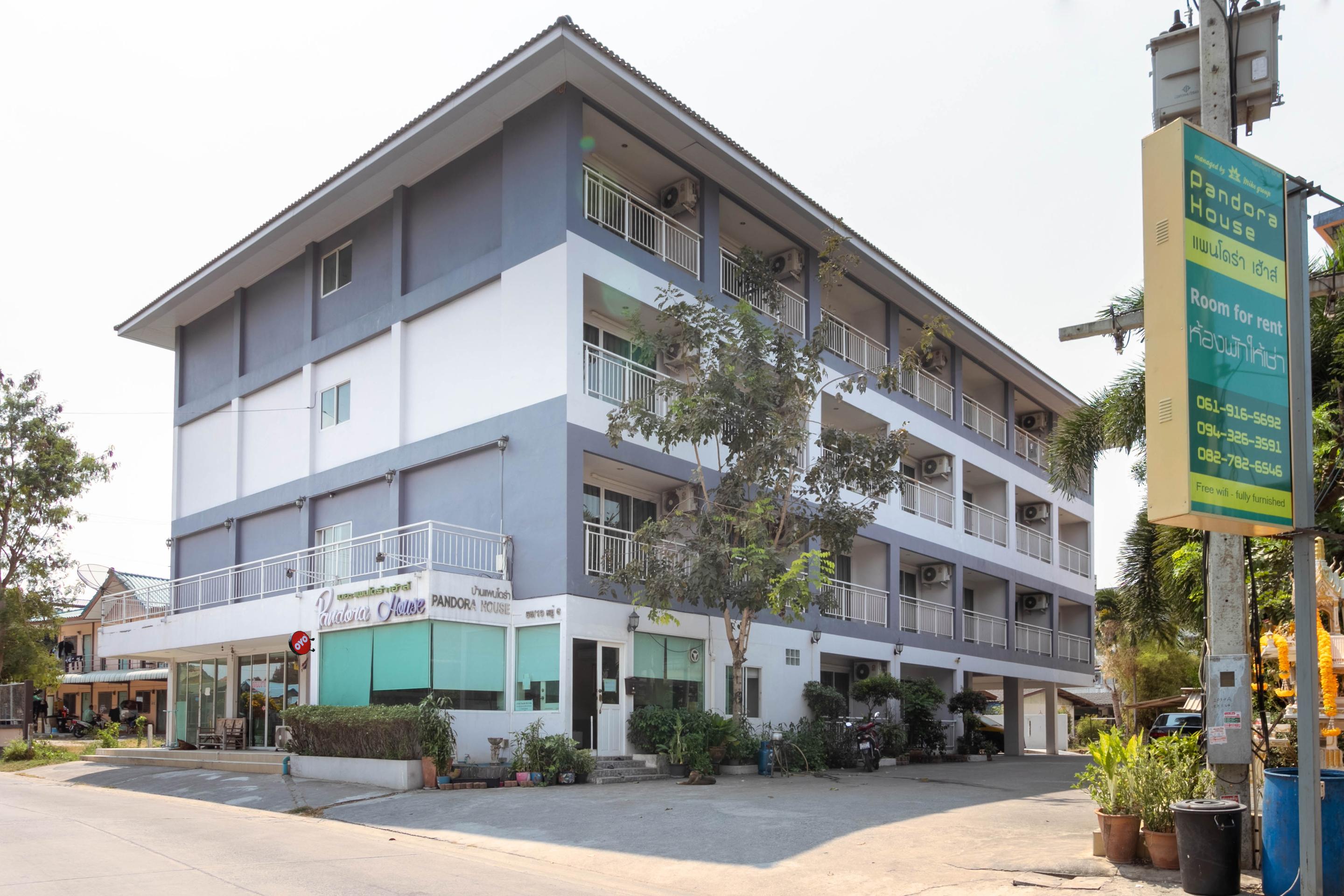 Oyo 75389 Pandora House Hotel Pattaya Exterior photo