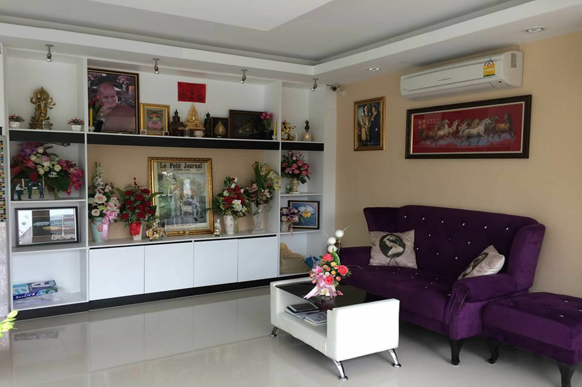Oyo 75389 Pandora House Hotel Pattaya Exterior photo